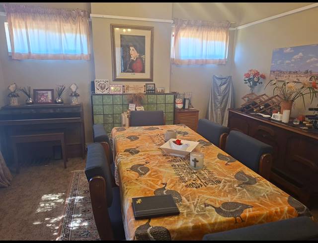 1.5 BEDROOM FREEHOLD FOR SALE IN PRIMROSE